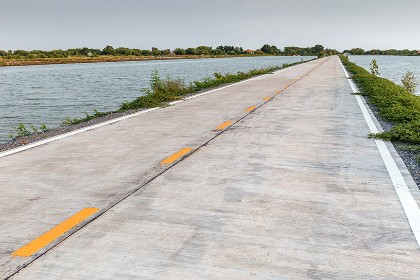 Road through water_resized